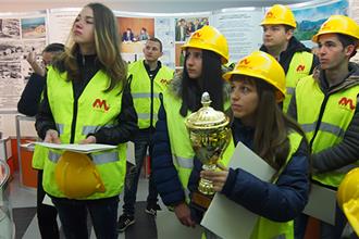 13 асарелски бебета получиха фирмени медальони